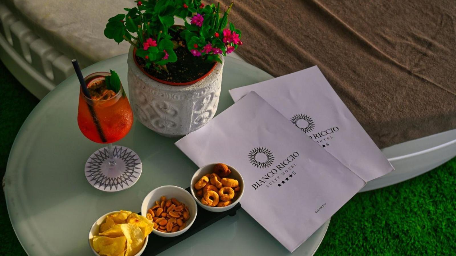 Bianco Riccio Suite Hotel Savelletri Екстериор снимка